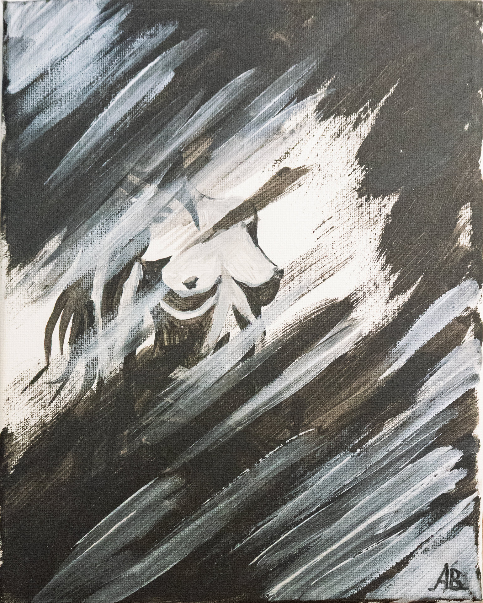 A testa alta Pittura astratta in bianco e nero: torso femminile tra pennellate diagonali.