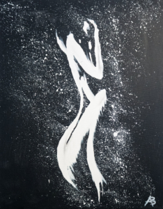 L'architettura della tensione Figura stilistica bianca dinamica su sfondo nero con schizzi bianchi.