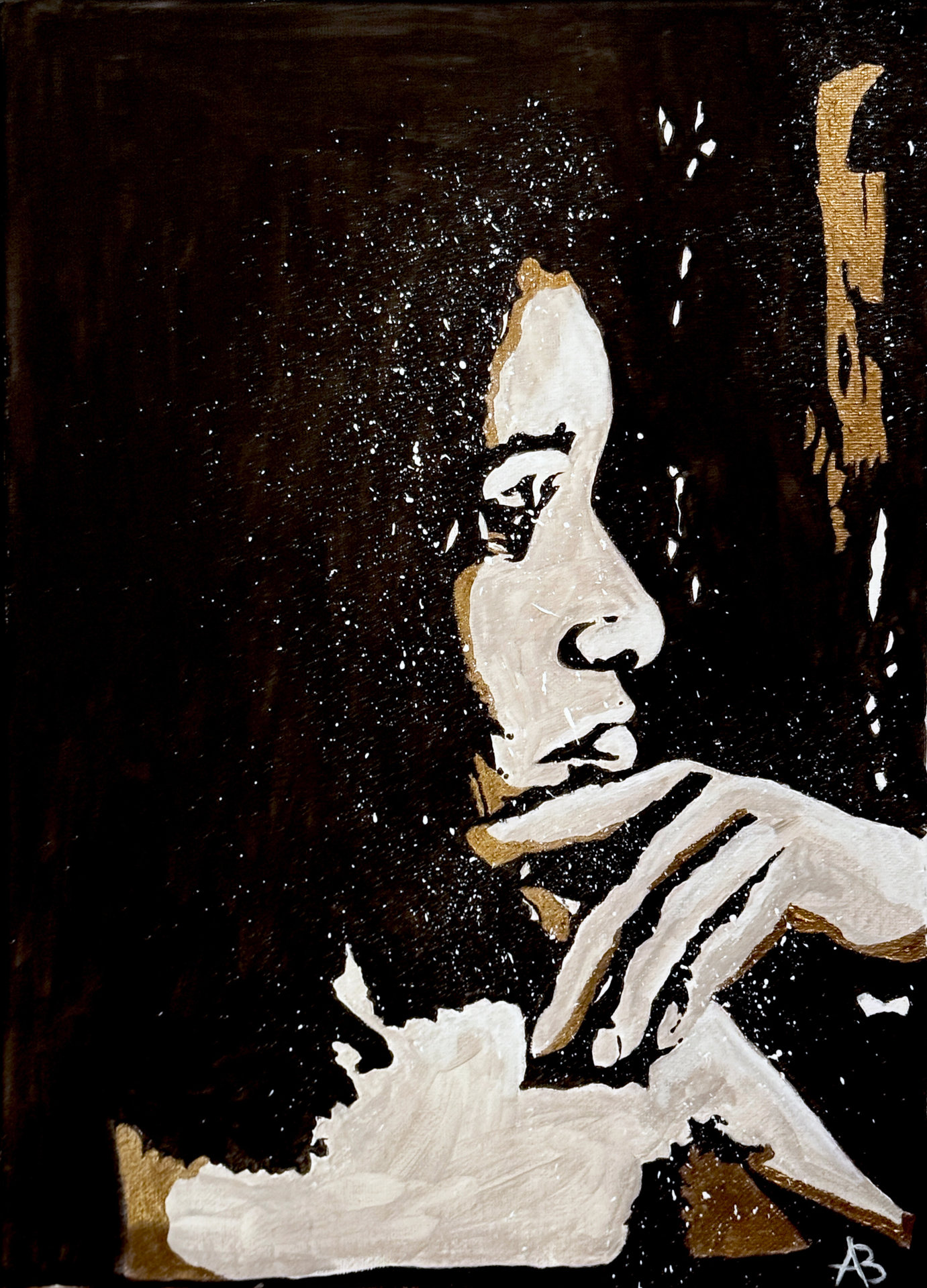 Riflesso d'oro Ritratto stilizzato in bianco, nero e oro di donna pensierosa.