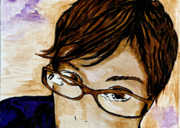 Ritratto artistico di donna con occhiali, capelli castani e pennellate viola.