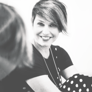 Antonia AntoMirror: Ritratto fotografico in bianco e nero di Antonia