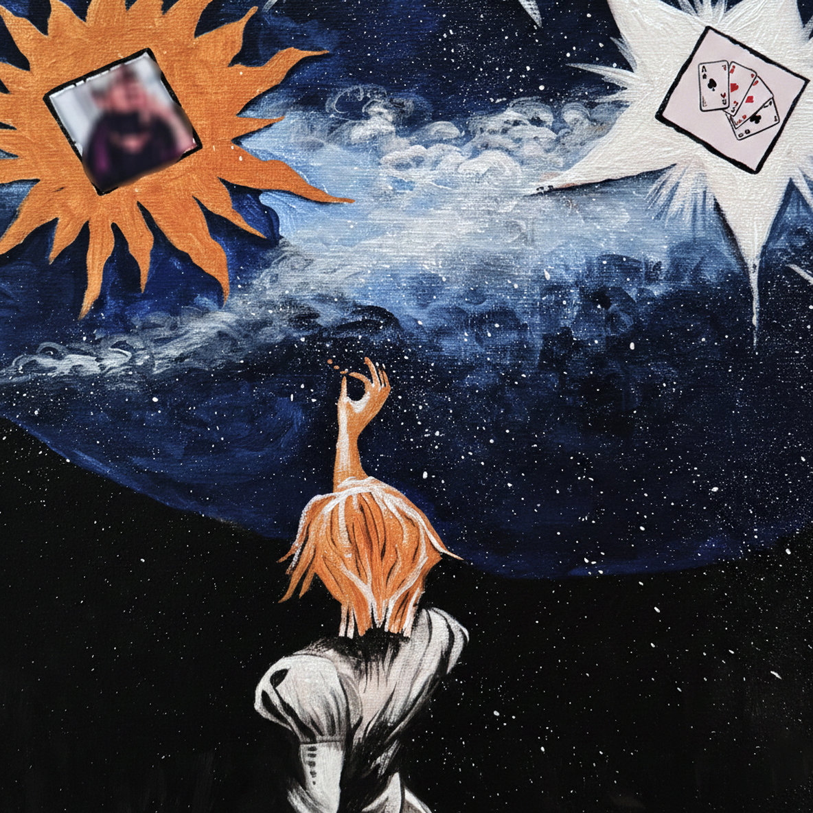 Cia delle stelle: dettaglio Donna osserva cielo stellato con foto incastonate tra astri dorati. Qui è mostrato un dettaglio dell'opera.