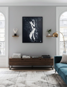 L'architettura della tensione: Suggerimento ambientazione Figura stilistica bianca dinamica su sfondo nero con schizzi bianchi. Qui è mostrato un suggerimento di ambientazione.