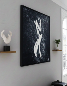 L'architettura della tensione: Suggerimento cornice Figura stilistica bianca dinamica su sfondo nero con schizzi bianchi. Qui è mostrato un suggerimento di cornice.