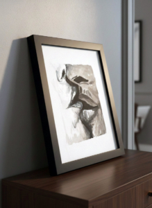 Primo piano pittorico di labbra grigie che quasi si sfiorano. Qui è mostrato un suggerimento di ambientazione.