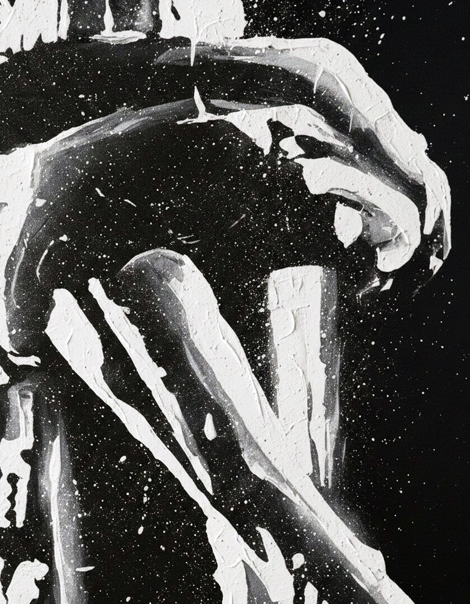 Sagoma umana bianca rannicchiata in posizione fetale su fondo nero. Qui è mostrato un dettaglio dell'opera.