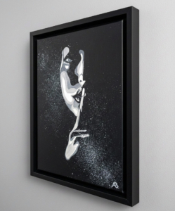 Profilo stilizzato in bianco e nero con gesto del silenzio. Qui è mostrato un suggerimento di cornice.