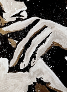 Riflesso d'oro: dettaglio Ritratto stilizzato in bianco, nero e oro di donna pensierosa. Qui è mostrato un dettaglio dell'opera.