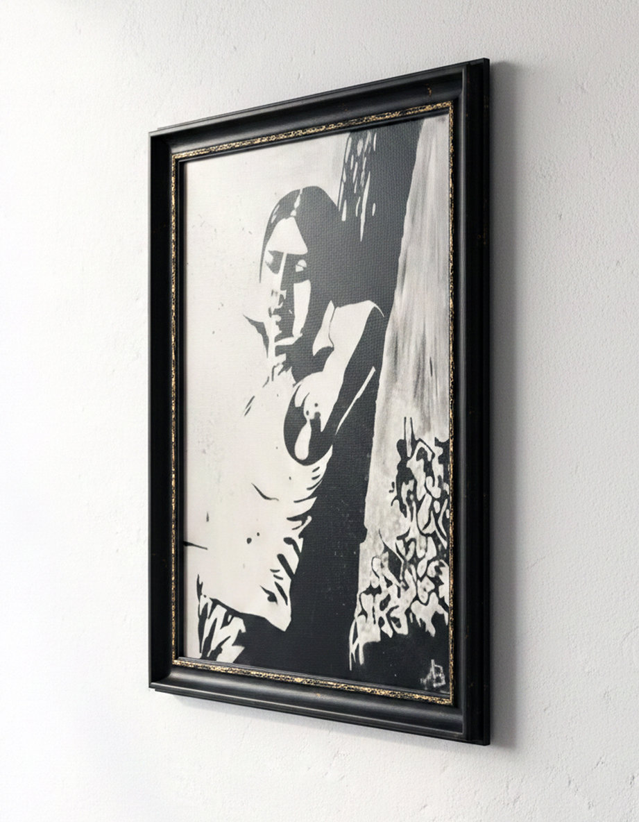 Sguardo d'ombra emerge dal bianco, respiro sospeso tra vuoto e anima. Qui è mostrato un suggerimento di cornice